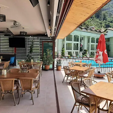 Lejlighedshotel Palm Garden İçmeler